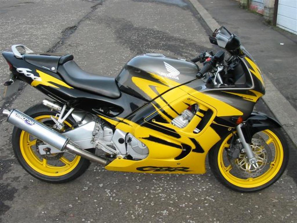 Honda CBR 600 Р¶РµР»С‚С‹Р№