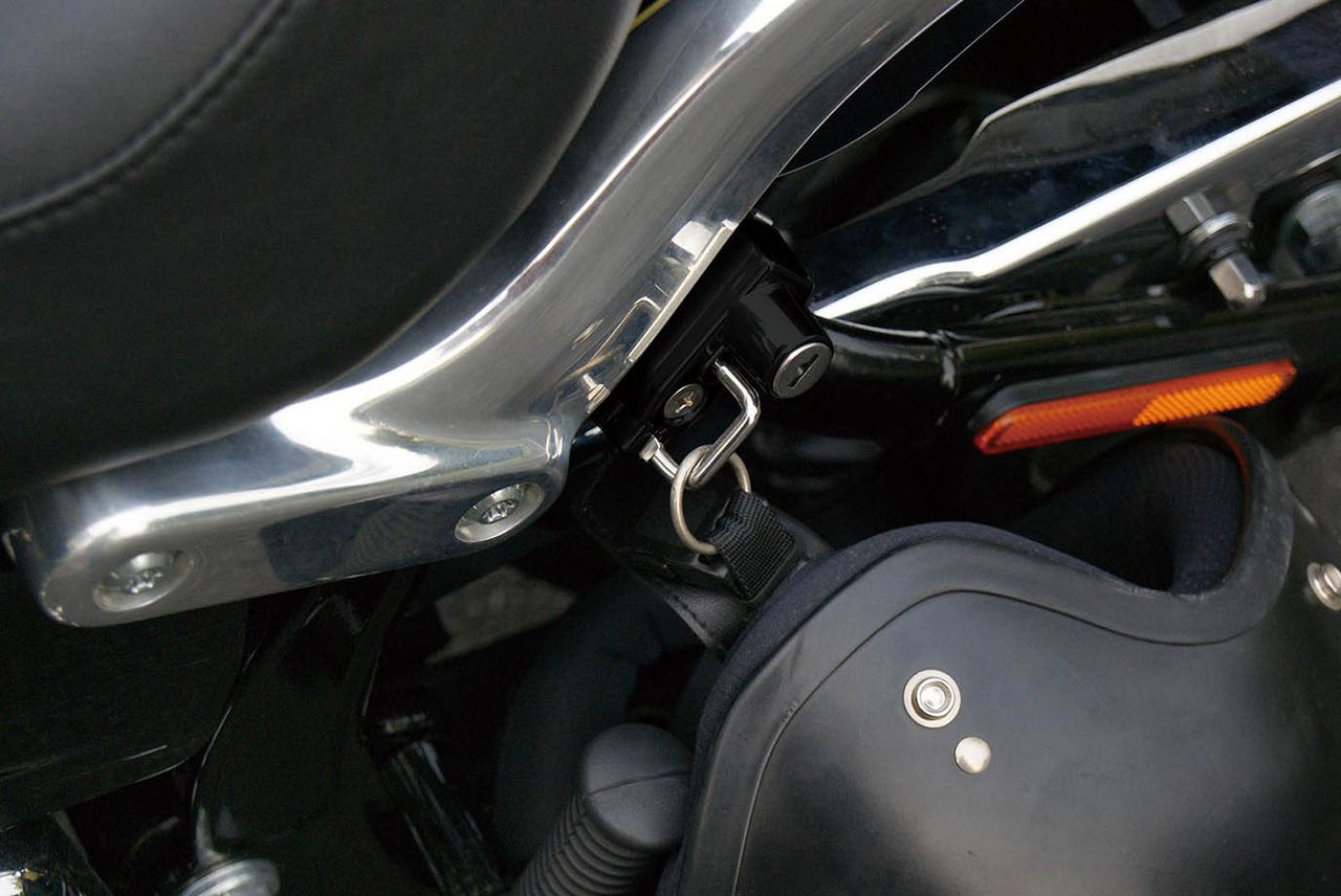 harley davidson helmet lock location