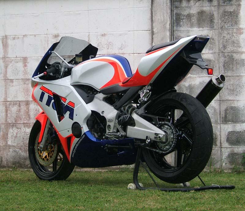 Honda cbr400rr nc29