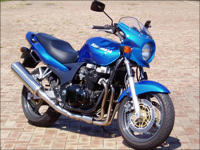 Ветровое стекло на Yamaha sr400