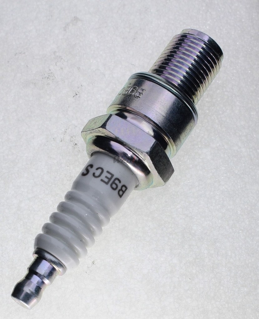 Single Plug 4047 DENSO Standard Spark Plug W27ES-V