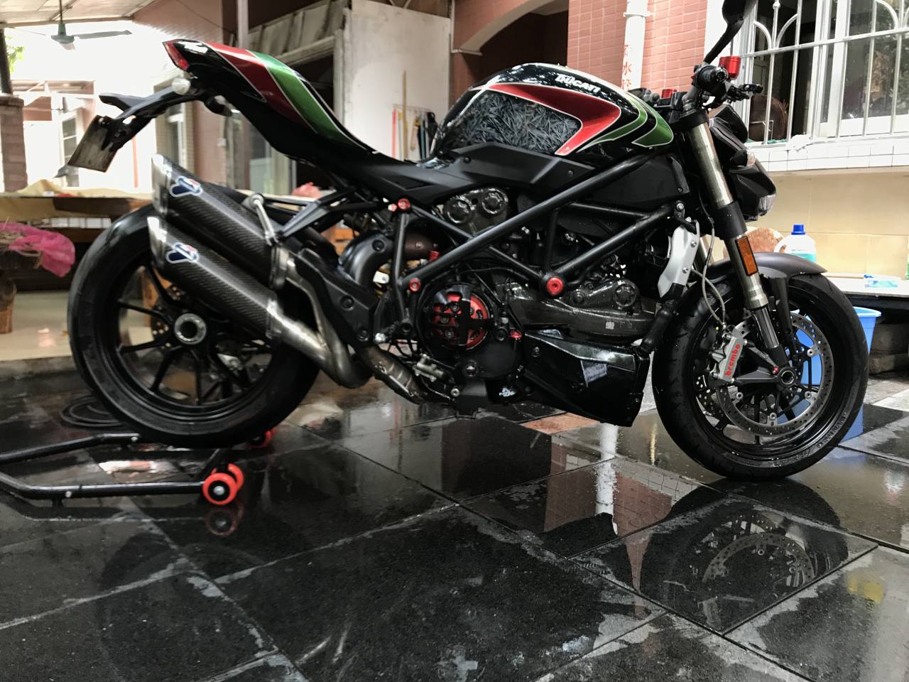 Customer S Motorcycle No Name S Ducati Streetfighter Custom Webike