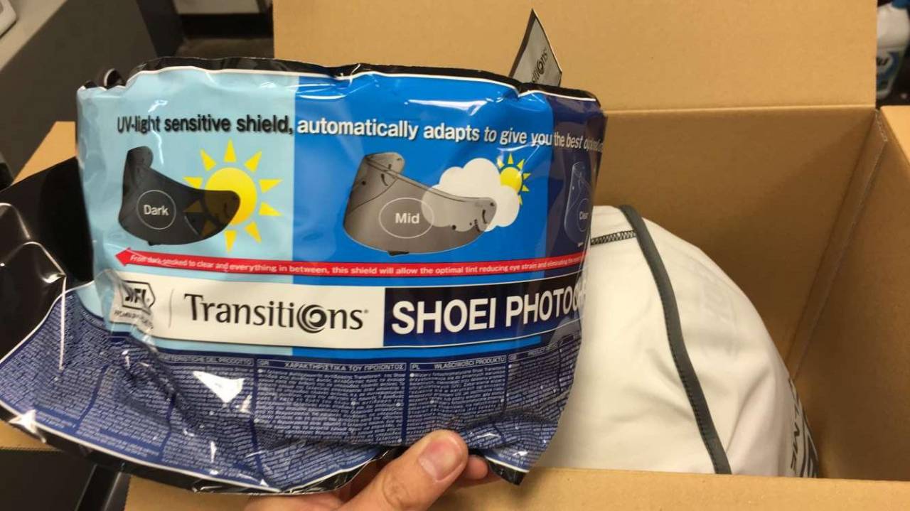 photochromic shoei